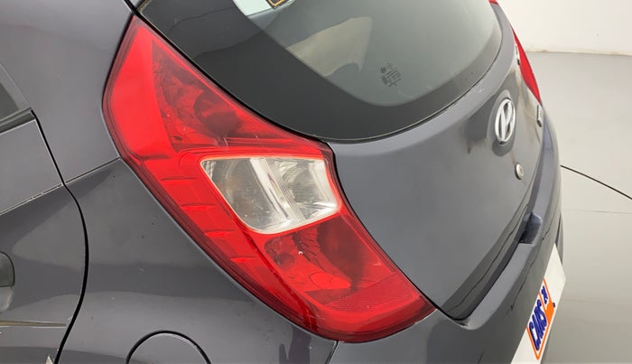 2014 Hyundai Eon ERA +, Petrol, Manual, 39,987 km, Left tail light - Minor scratches