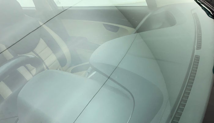 2014 Hyundai Eon ERA +, Petrol, Manual, 39,987 km, Front windshield - Minor spot on windshield