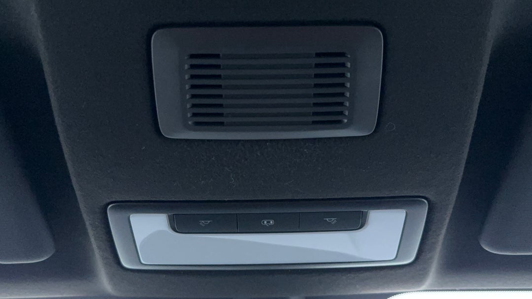 On-Roof Controls/Sunglass holder