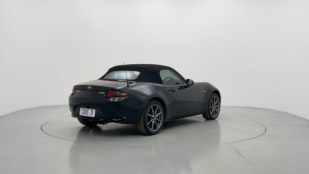 Right Back Diagonal (45- Degree) View