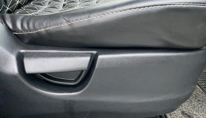 2021 Hyundai NEW SANTRO SPORTZ EXECUTIVE CNG, CNG, Manual, 53,051 km, Driver Side Adjustment Panel