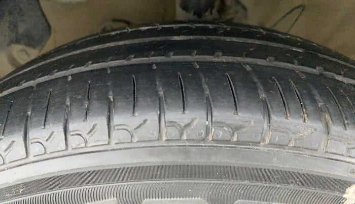 2021 Hyundai NEW SANTRO SPORTZ EXECUTIVE CNG, CNG, Manual, 53,051 km, Left Front Tyre Tread