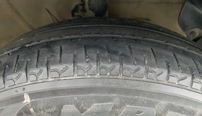 2021 Hyundai NEW SANTRO SPORTZ EXECUTIVE CNG, CNG, Manual, 53,051 km, Right Front Tyre Tread