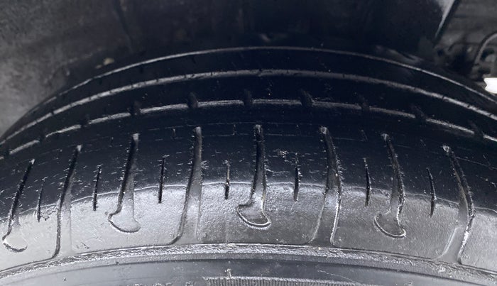 2019 Hyundai Grand i10 MAGNA 1.2 VTVT, Petrol, Manual, 35,787 km, Left Rear Tyre Tread