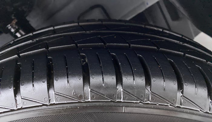 2022 Hyundai AURA S 1.2 CNG, CNG, Manual, 3,807 km, Right Front Tyre Tread