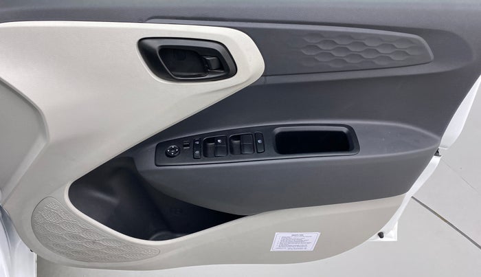 2022 Hyundai AURA S 1.2 CNG, CNG, Manual, 3,807 km, Driver Side Door Panels Control