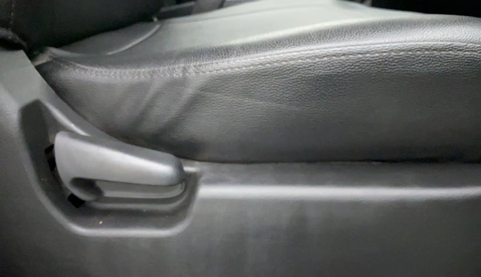 2015 Maruti Wagon R 1.0 LXI CNG, CNG, Manual, 36,732 km, Driver Side Adjustment Panel