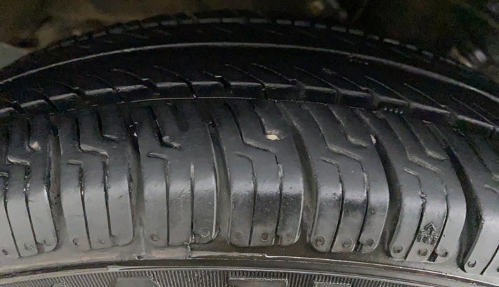 2015 Maruti Wagon R 1.0 LXI CNG, CNG, Manual, 36,732 km, Right Rear Tyre Tread