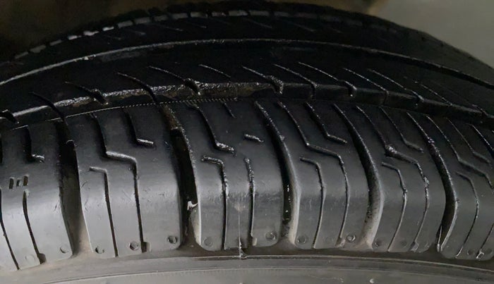 2015 Maruti Wagon R 1.0 LXI CNG, CNG, Manual, 36,732 km, Left Rear Tyre Tread