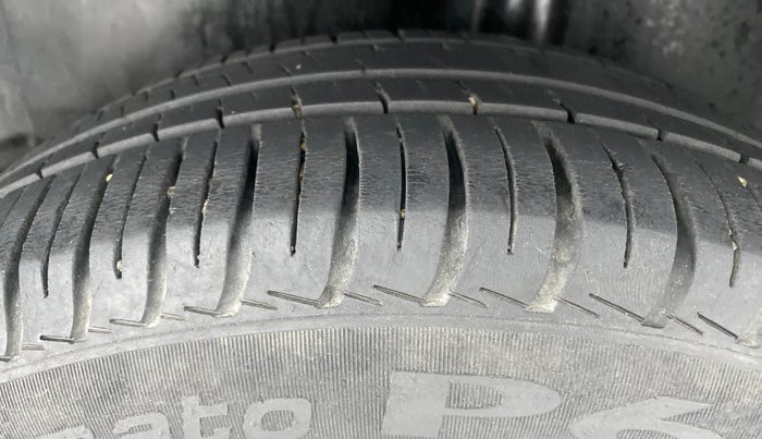 2017 Volkswagen Ameo COMFORTLINE PLUS PETROL, Petrol, Manual, 50,465 km, Left Rear Tyre Tread