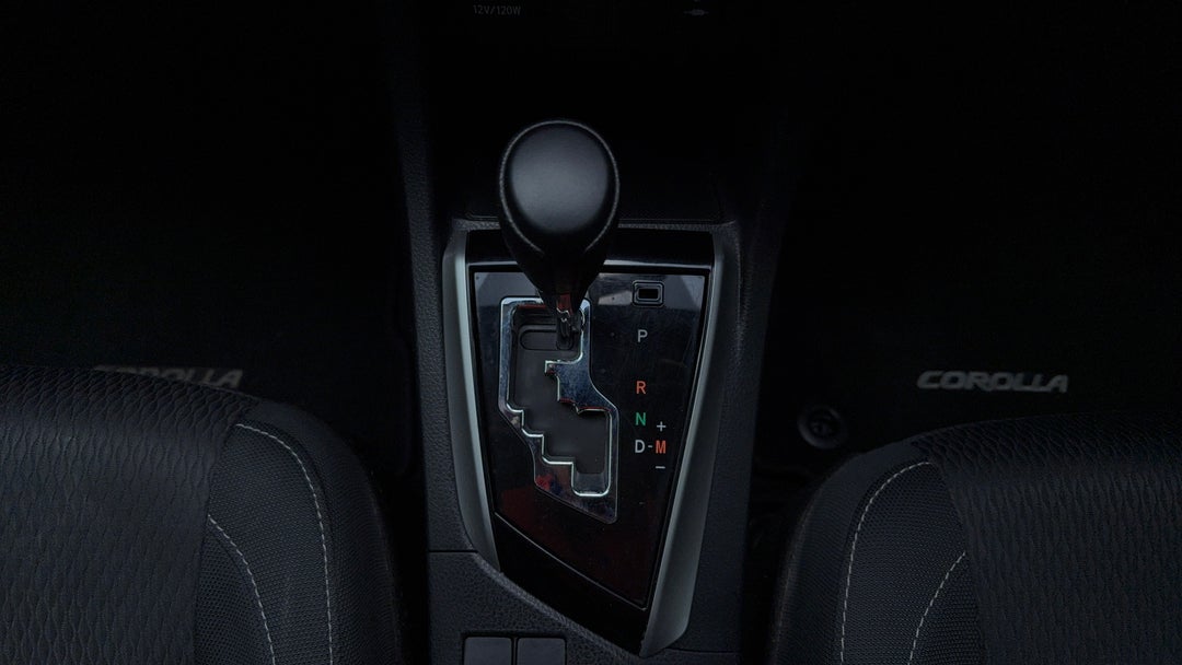 2016 Toyota Corolla Ascent, Automatic, 104484 km, Gear Lever 