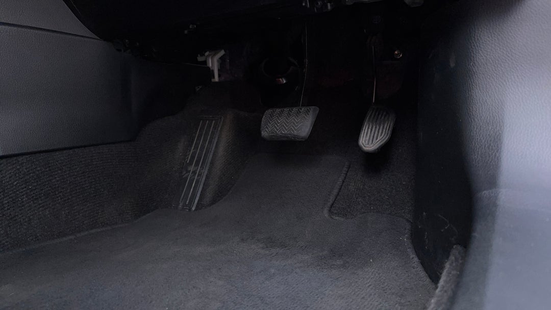 2016 Toyota Corolla Ascent, Automatic, 104484 km, Pedals and Footmat