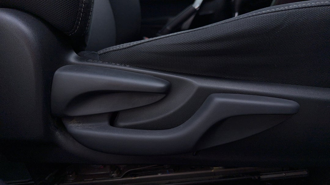 2016 Toyota Corolla Ascent, Automatic, 104484 km, Drivers Side Adjustment Panel