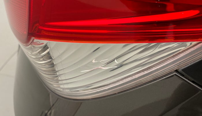 2015 Honda Amaze 1.2 SMT I VTEC, Petrol, Manual, 34,094 km, Right tail light - Minor damage