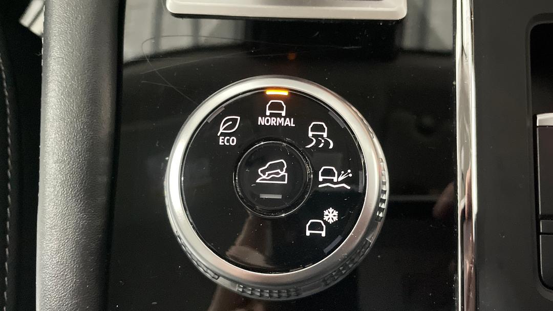 2024 Mitsubishi Outlander Es 5 Seat (2WD), Automatic, 56702 km, Utility Switches/Buttons