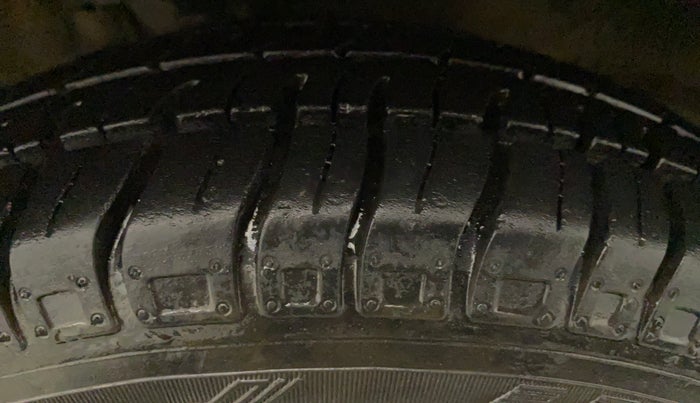 2014 Maruti Alto 800 LXI, Petrol, Manual, 48,615 km, Left Front Tyre Tread
