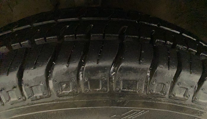 2014 Maruti Alto 800 LXI, Petrol, Manual, 48,615 km, Left Rear Tyre Tread