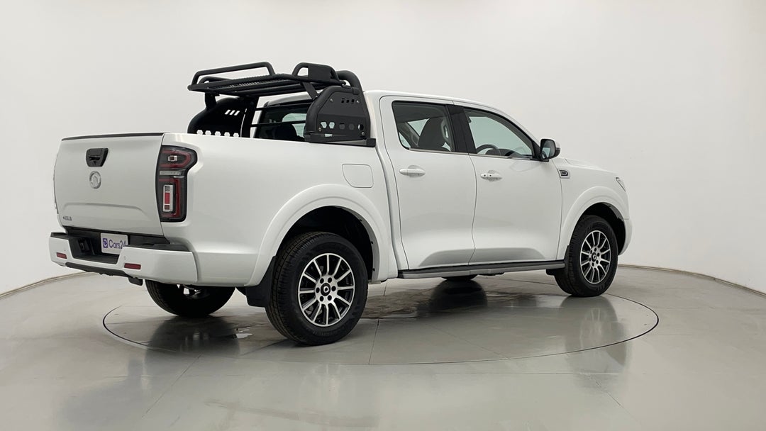 Right Back Diagonal (45- Degree) View