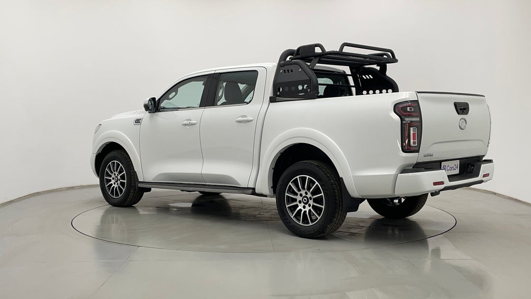 Left Back Diagonal (45- Degree) View