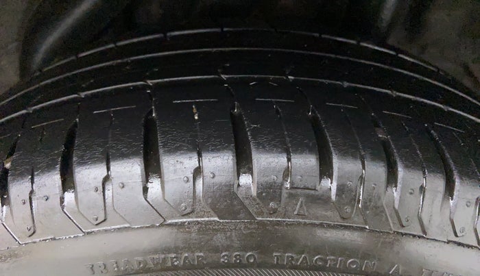 2017 Hyundai Verna 1.6 SX (O) CRDI MT, Diesel, Manual, 76,802 km, Left Rear Tyre Tread
