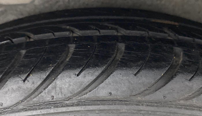 2011 Hyundai i10 ERA 1.1 IRDE, Petrol, Manual, 28,402 km, Right Rear Tyre Tread