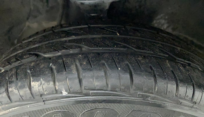 2009 Maruti Alto LXI, Petrol, Manual, 54,542 km, Right Front Tyre Tread
