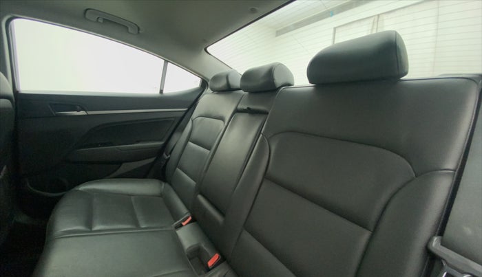 2017 Hyundai New Elantra 2.0 SX(O) AT PETROL, Petrol, Automatic, 26,013 km, Right Side Rear Door Cabin