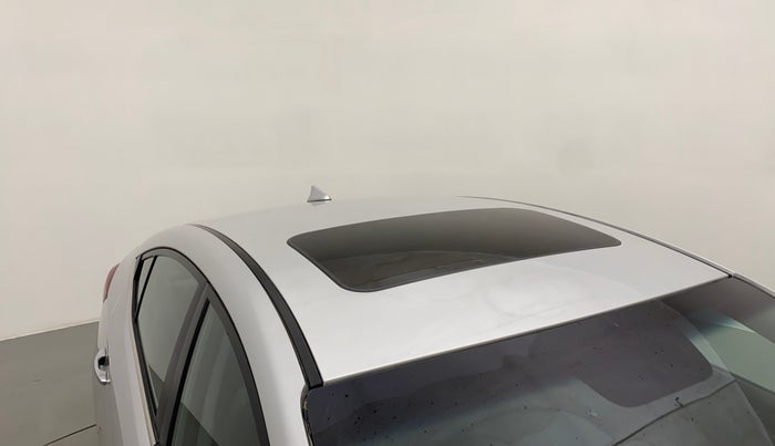2017 Hyundai New Elantra 2.0 SX(O) AT PETROL, Petrol, Automatic, 26,013 km, Roof