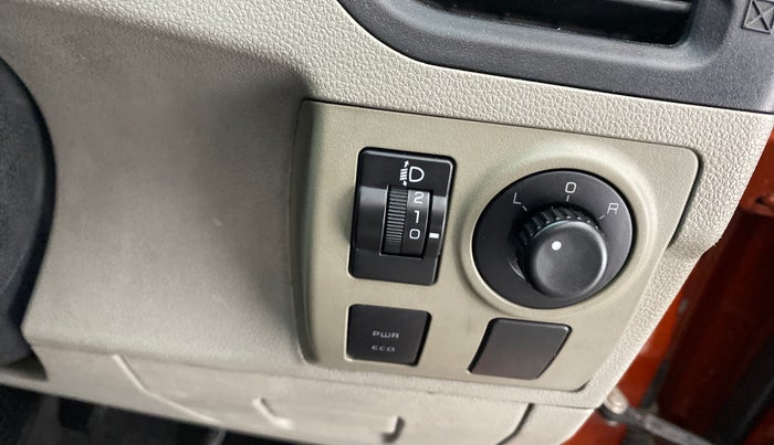 2017 Mahindra Kuv100 K4 D 6 STR, Diesel, Manual, 36,449 km, Left rear-view mirror - ORVM switch has minor damage
