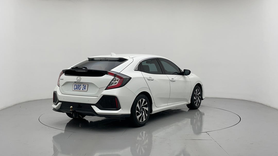 Right Back Diagonal (45- Degree) View