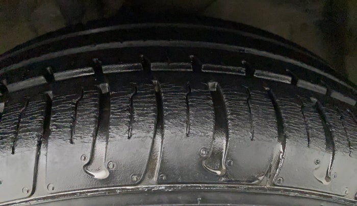 2012 Honda Brio S MT, Petrol, Manual, 38,101 km, Left Front Tyre Tread