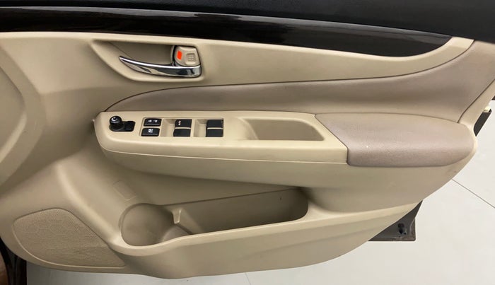 2014 Maruti Ciaz ZXI, Petrol, Manual, 80,695 km, Driver Side Door Panels Control