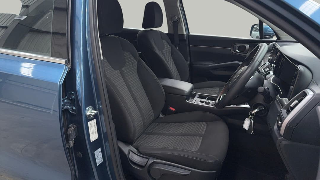 2023 Kia Sorento S 7 Seat, Automatic, 52215 km, Right Side Front Door Cabin View