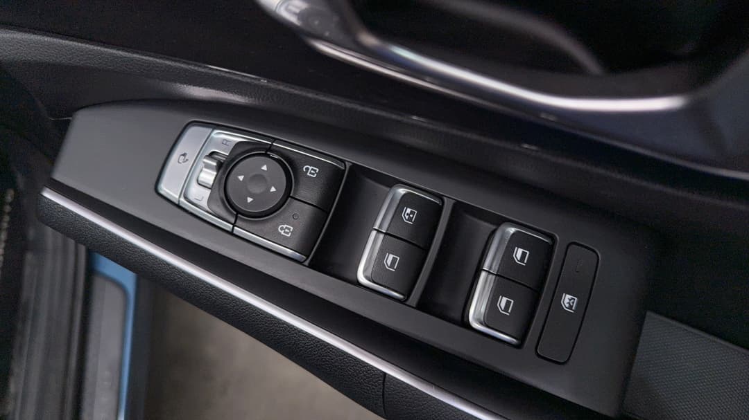 2023 Kia Sorento S 7 Seat, Automatic, 52215 km, Drivers Side Door Panel Controls