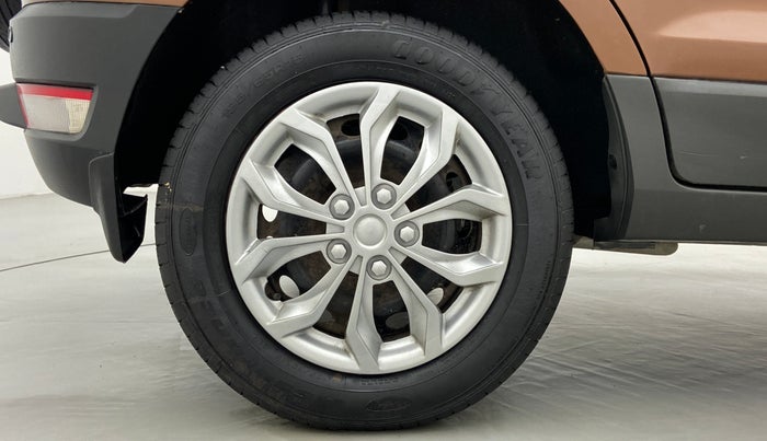 2017 Ford Ecosport 1.5 AMBIENTE TDCI, Diesel, Manual, 1,07,662 km, Right Rear Wheel