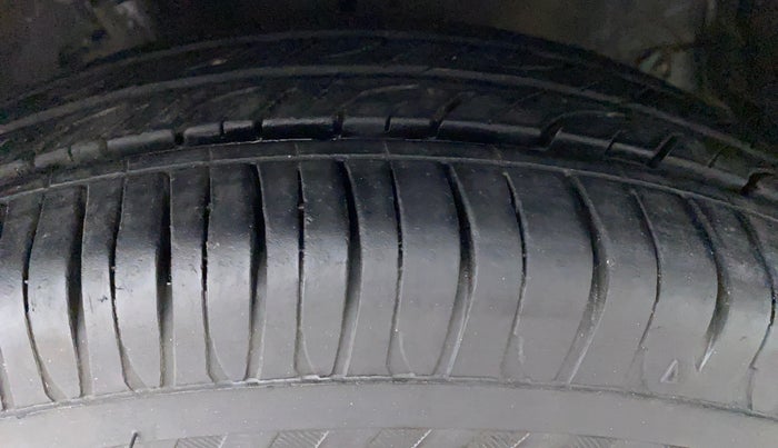 2016 Maruti Celerio VXI CNG D, CNG, Manual, 75,190 km, Left Rear Tyre Tread