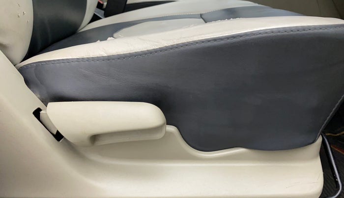 2016 Maruti Celerio VXI CNG D, CNG, Manual, 75,190 km, Driver Side Adjustment Panel