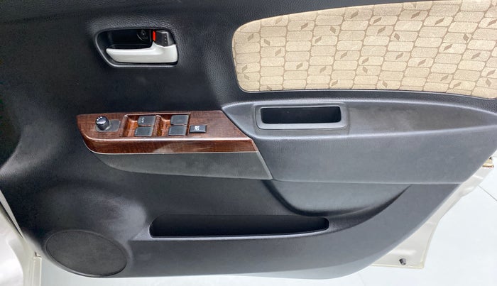 2018 Maruti Wagon R 1.0 VXI, Petrol, Manual, 34,027 km, Driver Side Door Panels Control