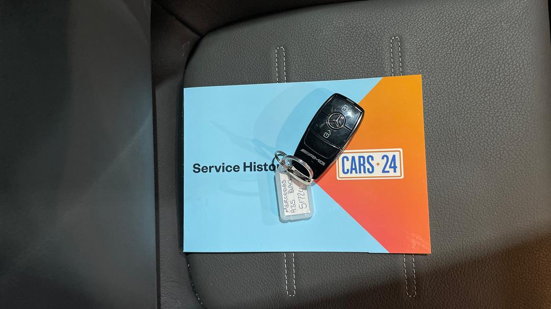 2022 Mercedes-amg A35 4matic, Automatic, 55418 km, Key Close-up
