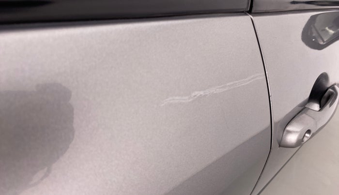 2016 Maruti Swift VXI D, Petrol, Manual, 24,404 km, Right rear door - Minor scratches