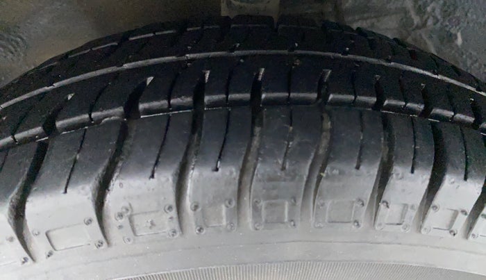2016 Maruti Alto 800 LXI, Petrol, Manual, 16,917 km, Left Front Tyre Tread