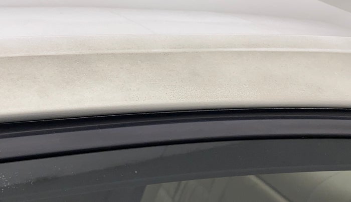 2011 Volkswagen Vento HIGHLINE 1.6 MPI, Petrol, Manual, 98,549 km, Left C pillar - Paint is slightly faded