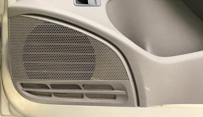 2011 Volkswagen Vento HIGHLINE 1.6 MPI, Petrol, Manual, 98,511 km, Speaker