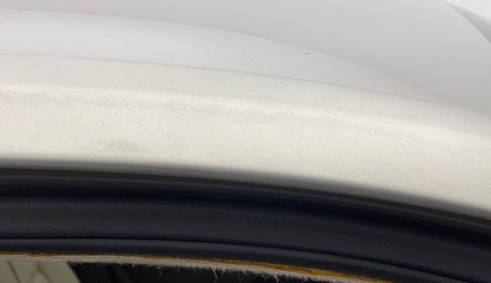 2011 Volkswagen Vento HIGHLINE 1.6 MPI, Petrol, Manual, 98,549 km, Right A pillar - Paint is slightly faded
