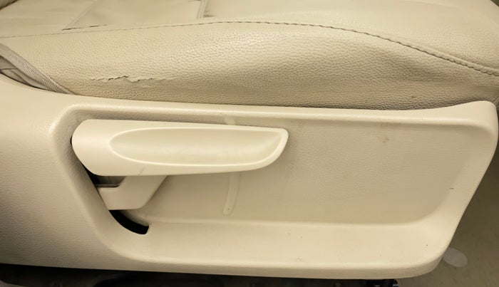 2011 Volkswagen Vento HIGHLINE 1.6 MPI, Petrol, Manual, 98,549 km, Driver Side Adjustment Panel