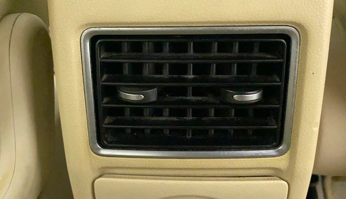 2011 Volkswagen Vento HIGHLINE 1.6 MPI, Petrol, Manual, 98,549 km, Rear AC Vents