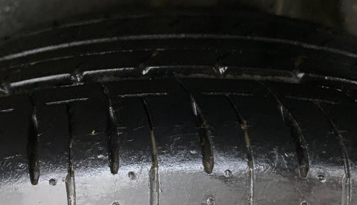 2018 Maruti IGNIS ALPHA 1.2 K12 AMT, Petrol, Automatic, 29,883 km, Left Rear Tyre Tread