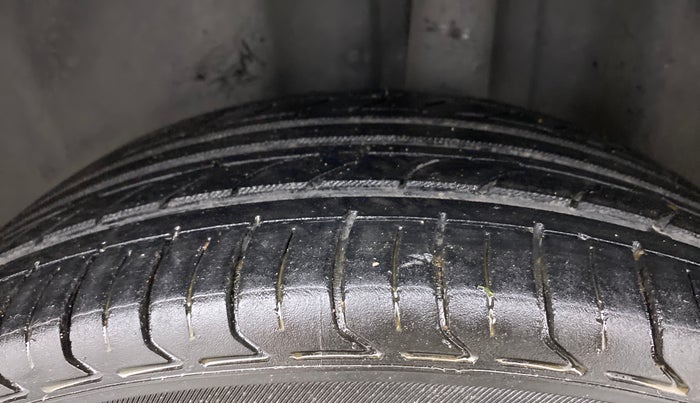 2018 Volkswagen Vento HIGHLINE 1.5 AT, Diesel, Automatic, 1,07,492 km, Left Rear Tyre Tread