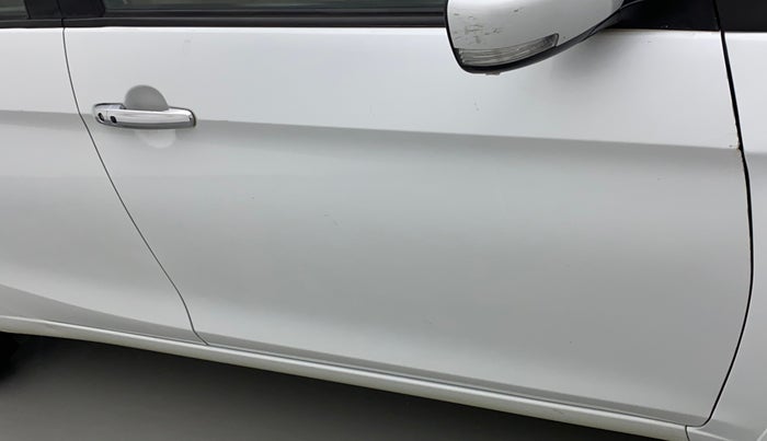 2017 Maruti Ciaz ZETA 1.4  MT PETROL, Petrol, Manual, 1,20,607 km, Driver-side door - Slightly dented