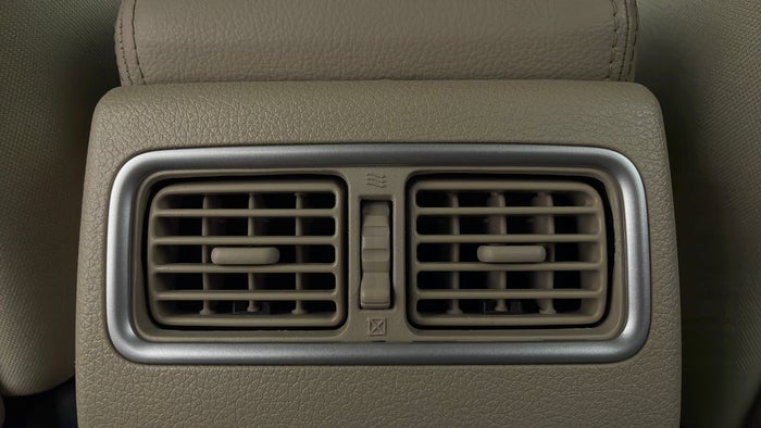 NISSAN ALTIMA-Rear AC Vents